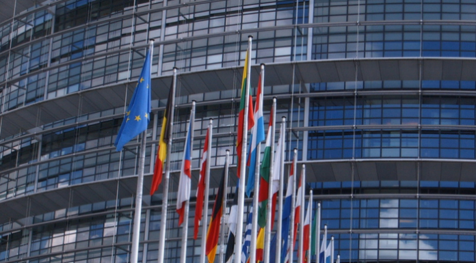 Le Parlement européen s'intéresse à la responsabilité en matière de robotique et d'intelligence artificielle