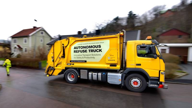 Volvo teste un premier camion poubelle autonome et étudie comment il pourrait s'intégrer sur voie urbaine