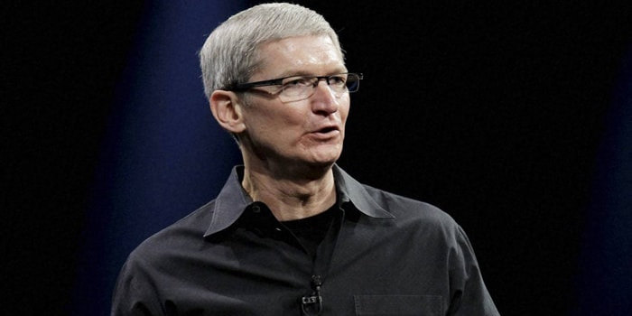Le patron d'Apple Tim Cook confirme l'intérêt du groupe pour les systèmes de conduite autonome