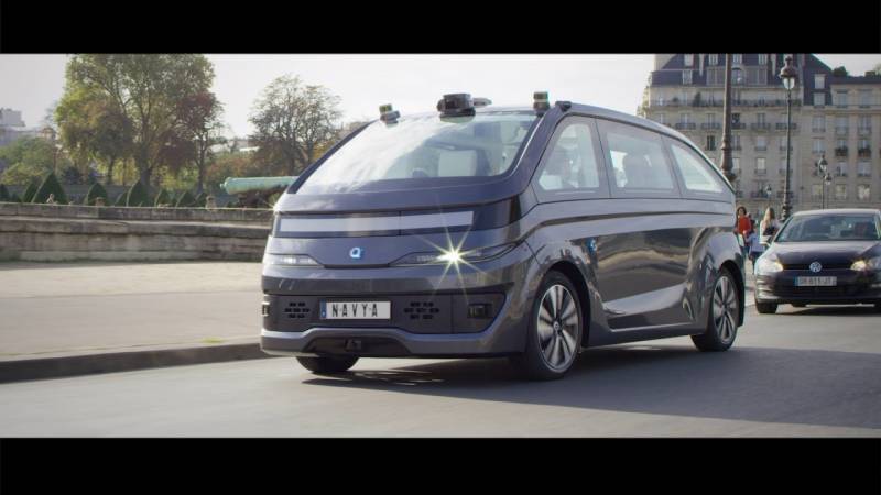 La start-up Navya dévoile son taxi autonome basé sur l’IA et veut révolutionner le transport urbain