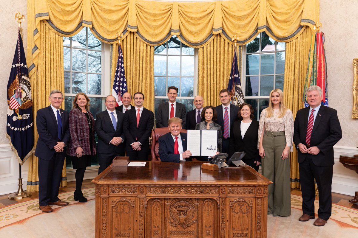 Donald Trump signe un décret faisant de l'intelligence artificielle une priorité
