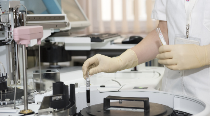 L'intelligence artificielle pour améliorer la survie des patientes atteintes du cancer des ovaires