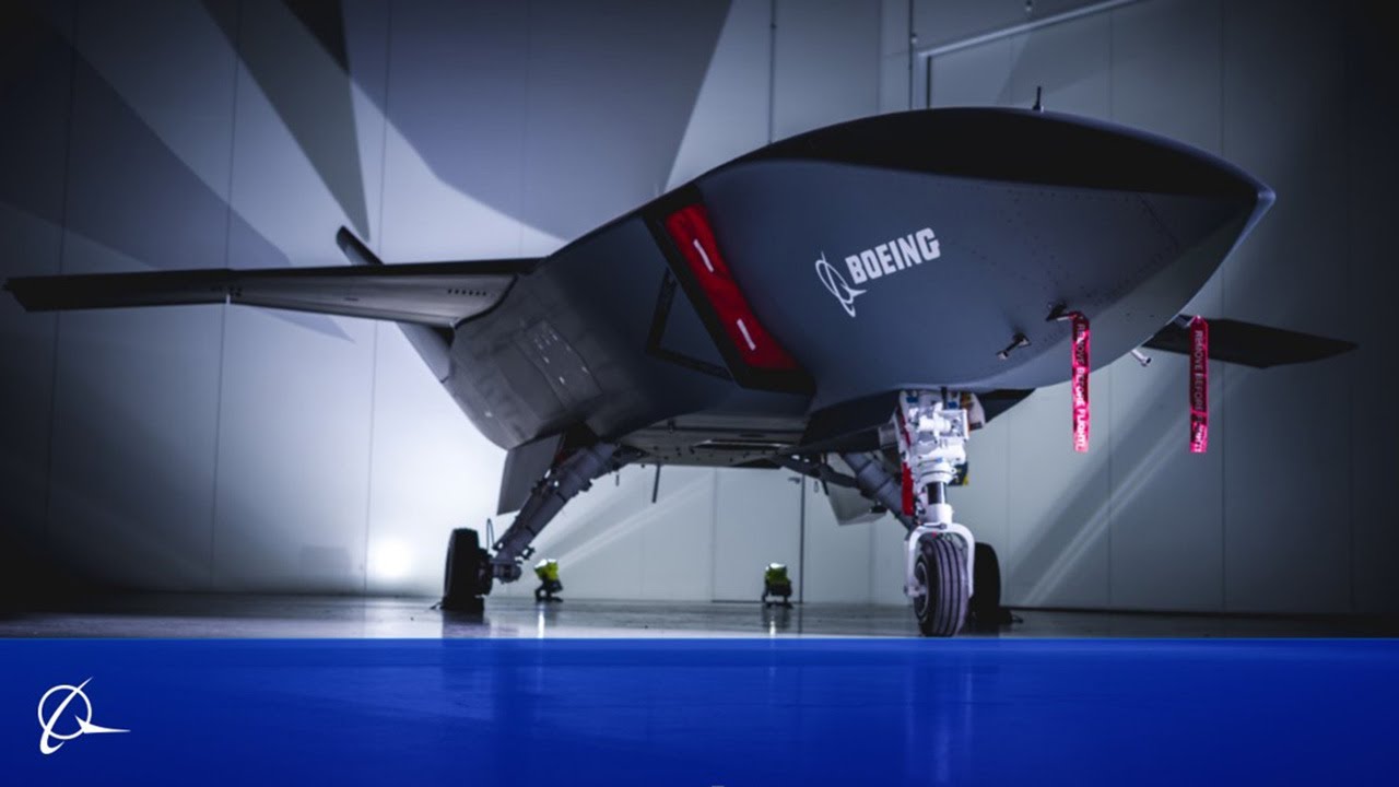Avion sans pilote : Boeing dévoile le premier de ses Loyal Wingman