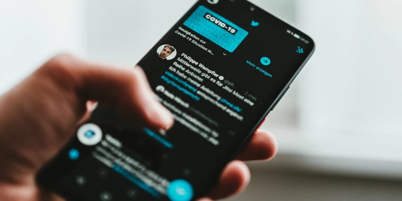 Projet STOP : comment l'analyse de publications sur Twitter peut prévenir les risques de suicide