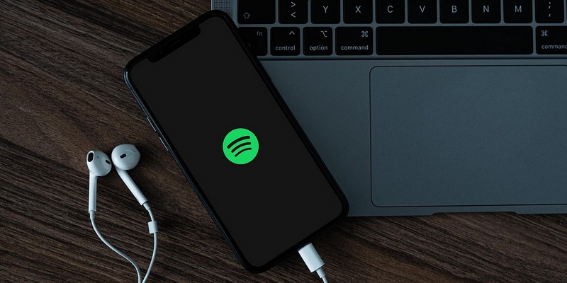 Focus sur Car Thing, le dispositif doté d'une commande vocale pour les véhicules lancé par Spotify