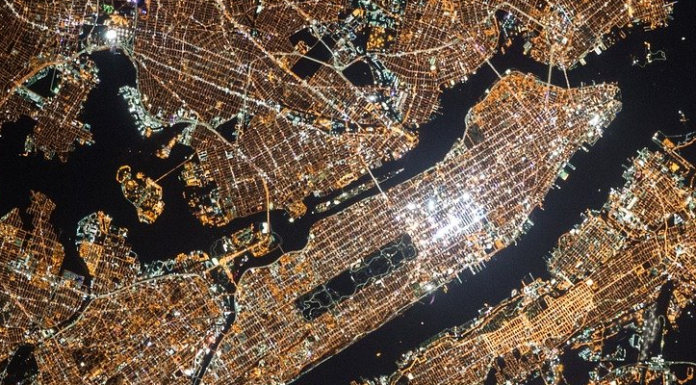 Comment l'intelligence artificielle peut lutter contre la falsification d'images satellites ?