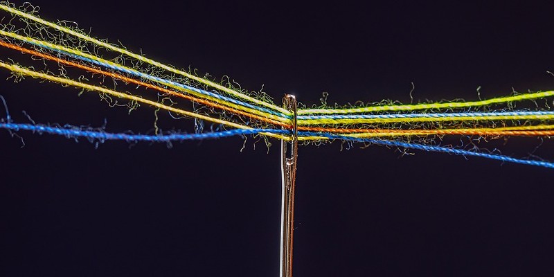 Une équipe de recherche du MIT développe une fibre textile intelligente qui stocke et analyse des données