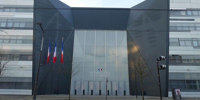 Le ministère des Armées accentue son partenariat technologique avec Preligens et son adoption de l'IA