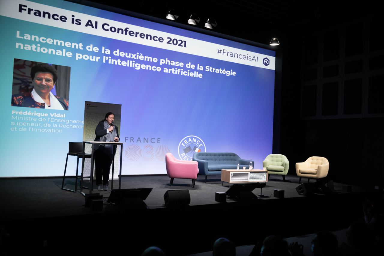 Intelligence Artificielle : 2 milliards d'euros pour la seconde phase de la stratégie nationale