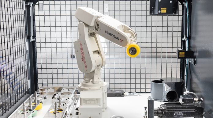 Les chercheurs de l'Institut Fraunhofer IEM présentent RoboGrinder, première rectifieuse intelligente