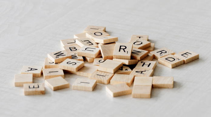 Des chercheurs développent un système d'IA capable d'apprendre les règles du langage humain