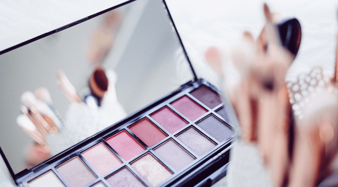 Estée Lauder lance une application de maquillage pour les personnes malvoyantes