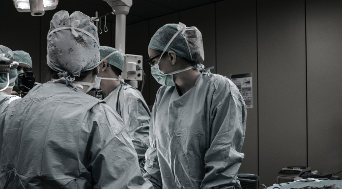 Santé : une ablation « ex-vivo » de tumeurs rénales multiples et complexes réalisée grâce à la chirurgie robotique