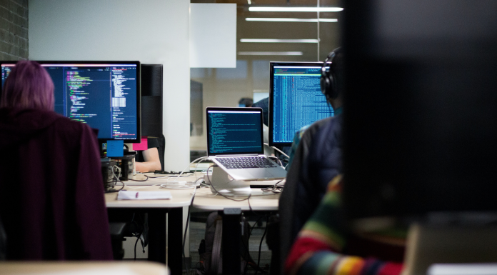 Selon une étude de JumpCloud, les responsables IT des PME sont sous pression mais tiennent bon