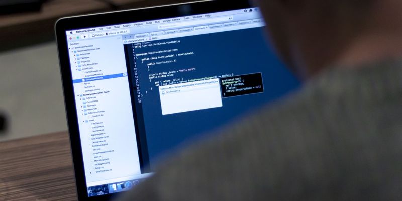 Mistral AI dévoile Mistral 7B, son premier modèle open-source à destination des développeurs