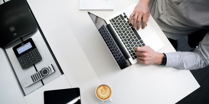Étude : quels sont les impacts de l’IA générative sur la productivité et la qualité des travailleurs du savoir ?