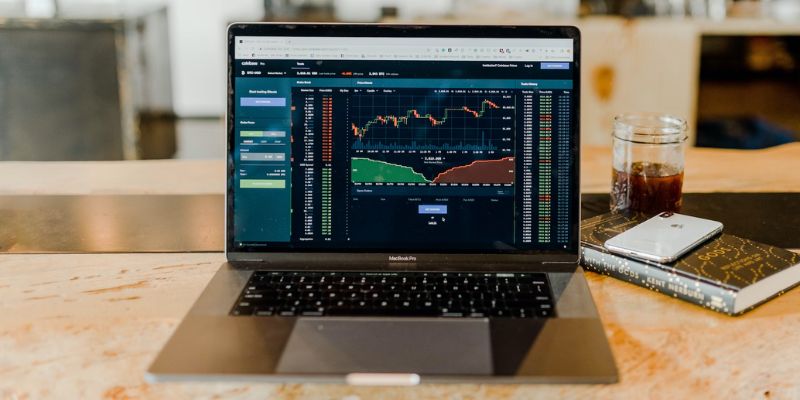 Etude « Maturité Cash en 2023 » : le contexte macro-économique frappe à la porte de la transformation digitale en finance