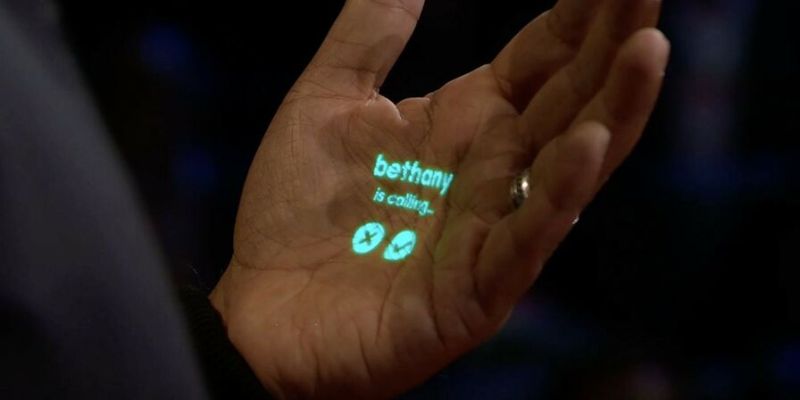 Qu'est-ce que le Humane AI Pin qui a fait son apparition à la Fashion Week de Paris ?