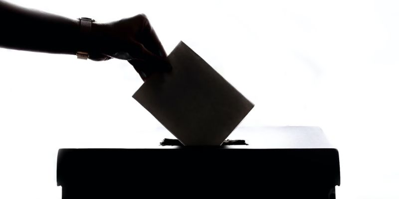 Nouvelles politiques, nouveaux outils : OpenAI se prépare aux élections 2024
