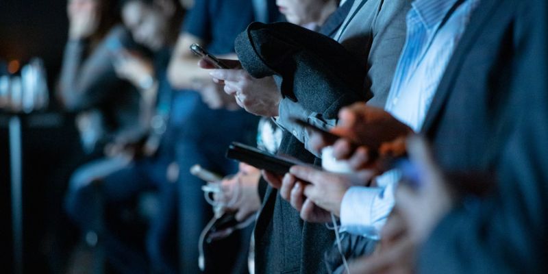 CNNum : retrouver la liberté d’innover, de choisir et de penser avec le dégroupage des réseaux sociaux