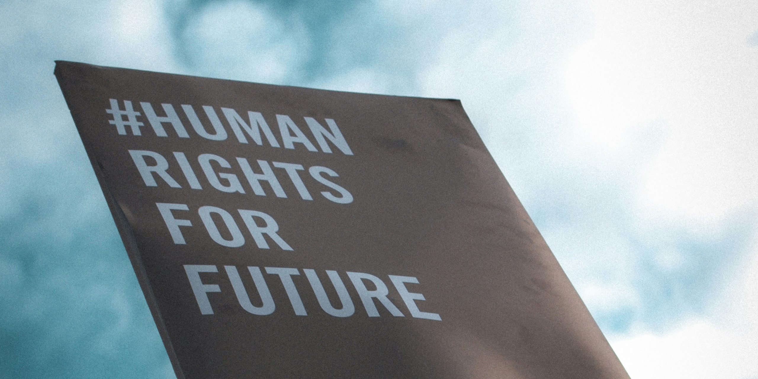 Droits de l'Homme : Amnesty International appelle à une réglementation de l'IA plus stricte
