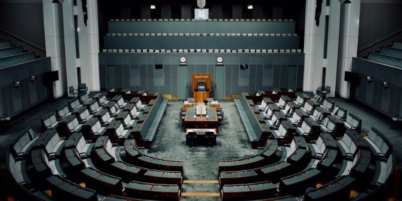 Quand l'IA prédit l'orientation politique à partir d'une photo : vers une surveillance accrue ?