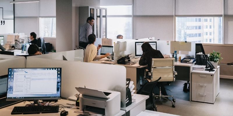 Etude BCG sur l'adoption de la GenAI au travail : gains de temps et confiance accrue mais inquiétudes persistantes