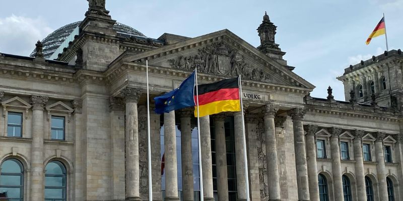 Aleph Alpha dévoile la famille Pharia-1-LLM : des modèles d'IA transparents et conformes aux exigences de L'UE