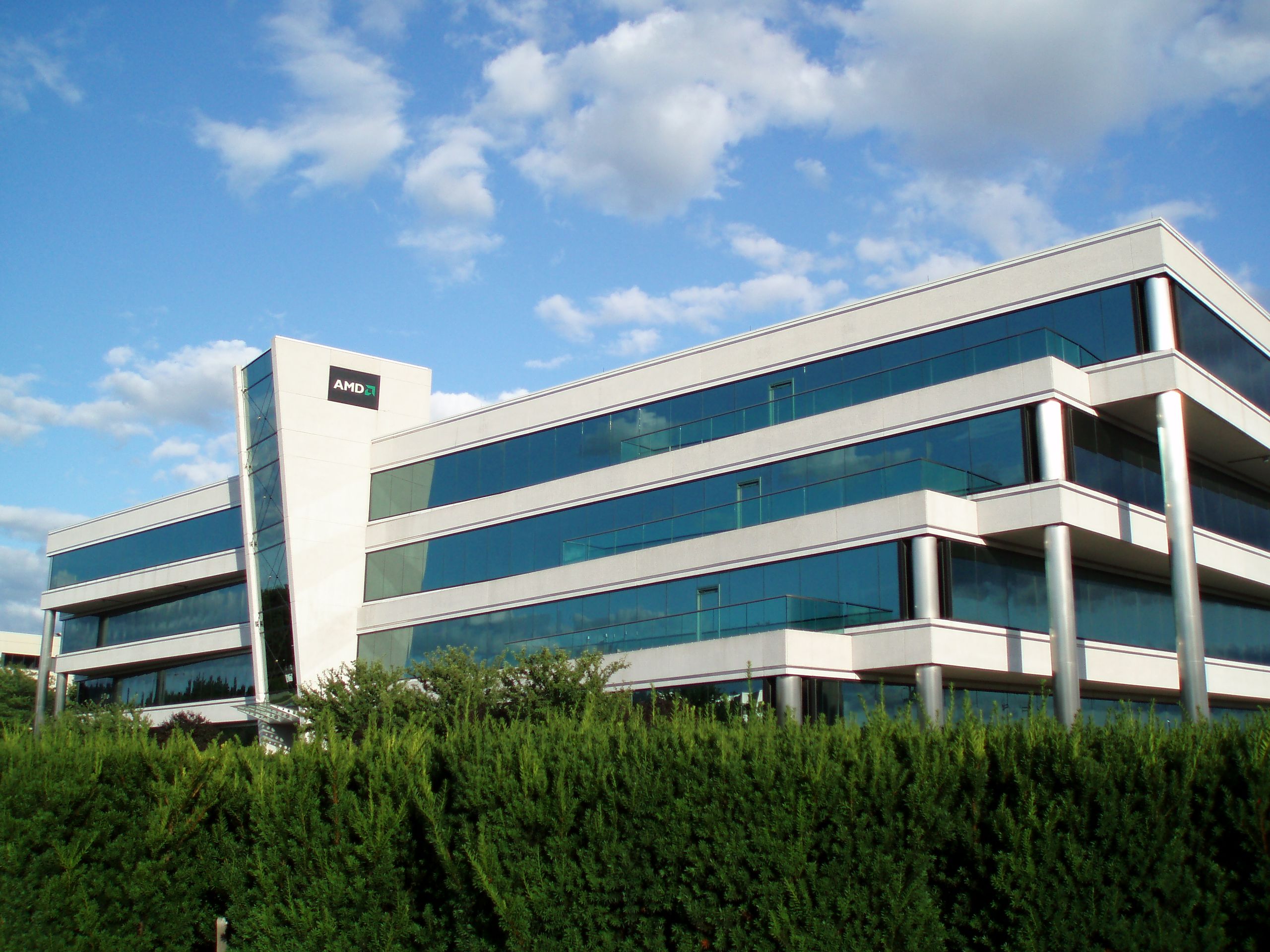 Plan de licenciements chez AMD : près de 1 000 postes concernés