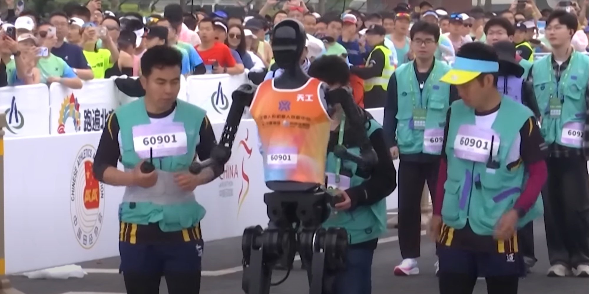 Semi-marathon de Beijing : des robots humanoïdes sur la ligne de départ