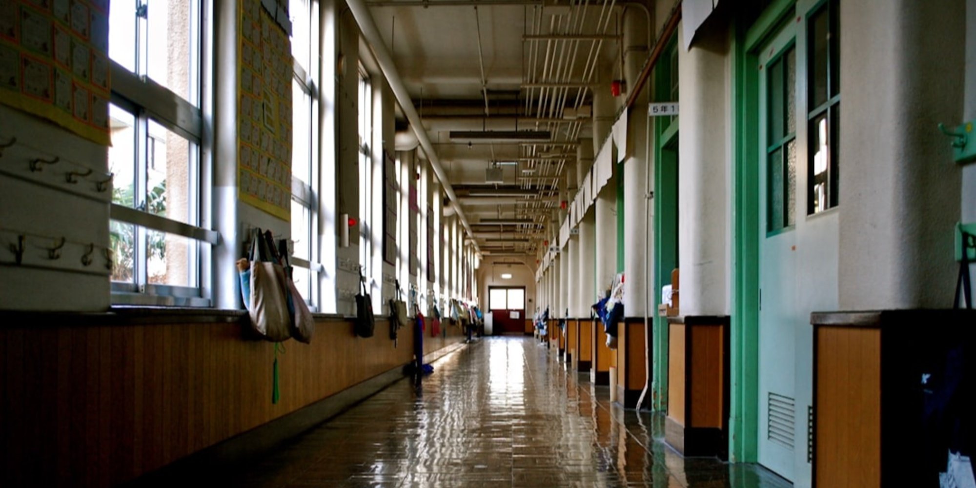 L'utilisation de la GenAI est autorisée à l'école mais sous encadrement
